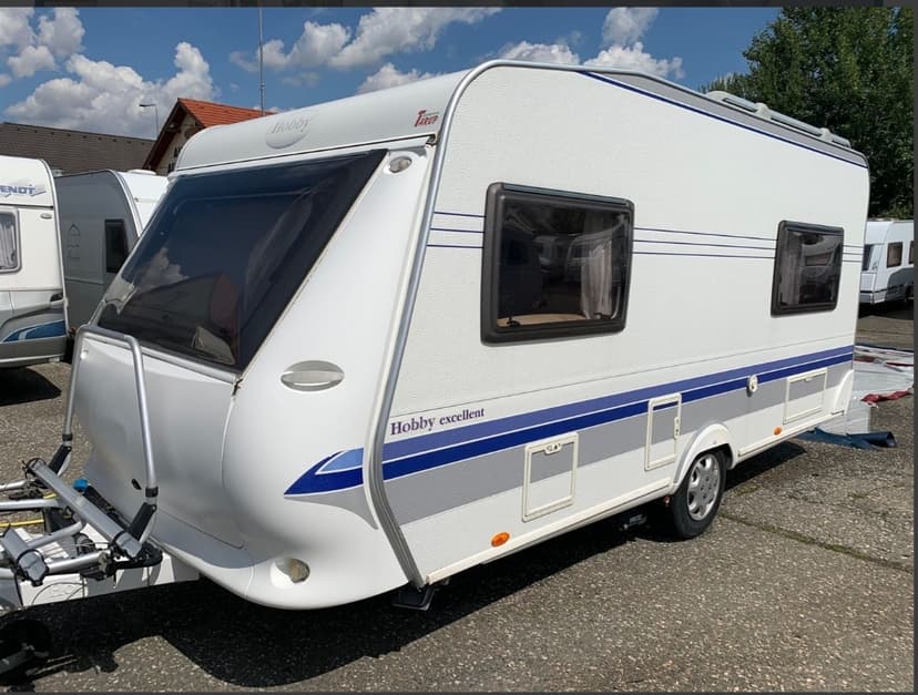 Karavan Hobby Excellent 460 LU- MOVER, PŘEDSTAN