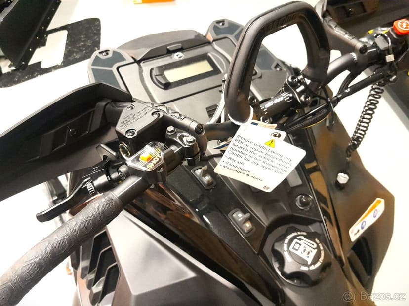 Ski-Doo Summit X 165¨ 850 Turbo R E-tec Shot