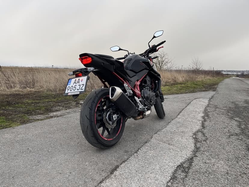 Honda CB750 Hornet – A2 35 kW – 2024 – Záruka – 13900km