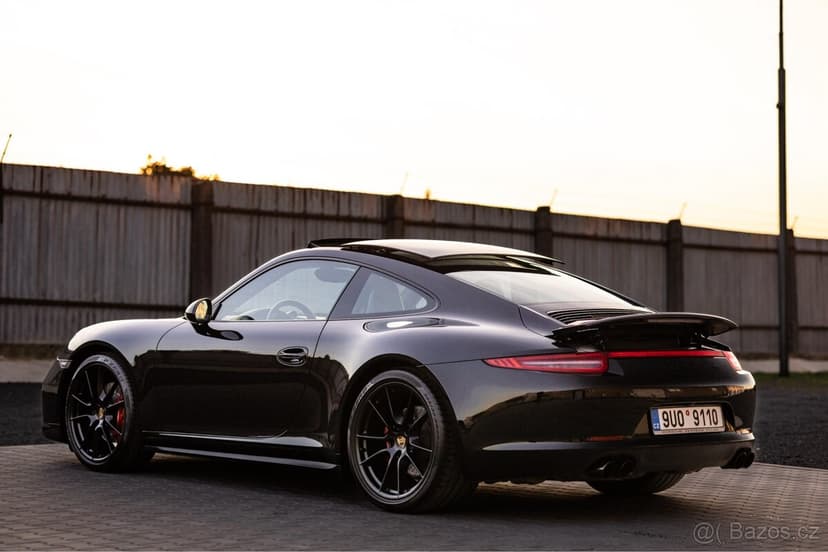 Porsche 911 Carrera 4 GTS | 3.8 | 27.600km |