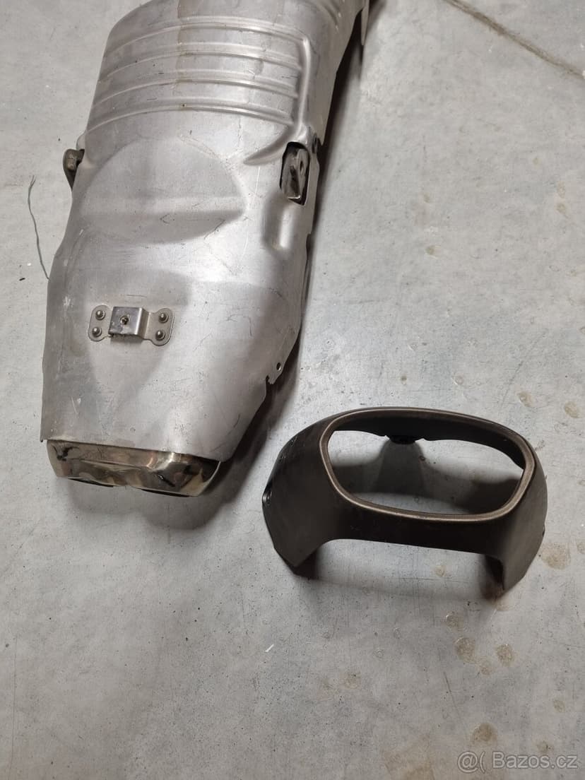 Cbr 600rr 2008 koncovka výfuku. 1500 Kč.