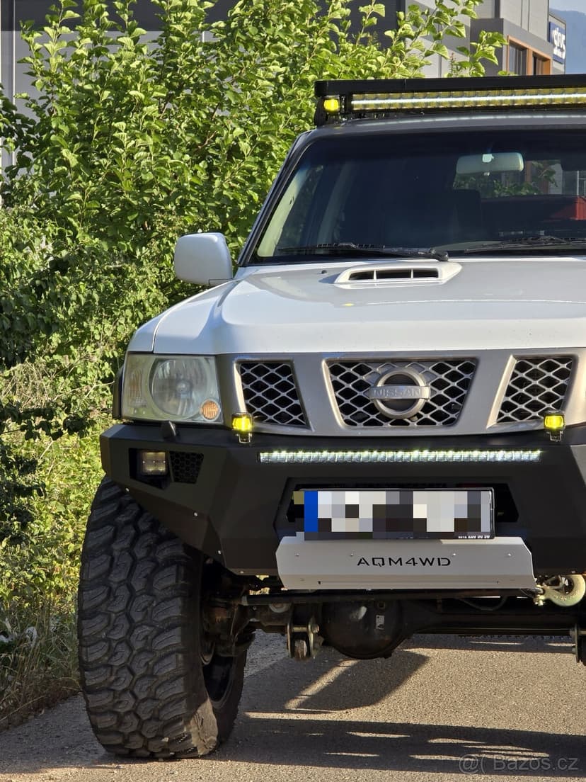 Predný pevnostný nárazník Nissan Patrol Y61
