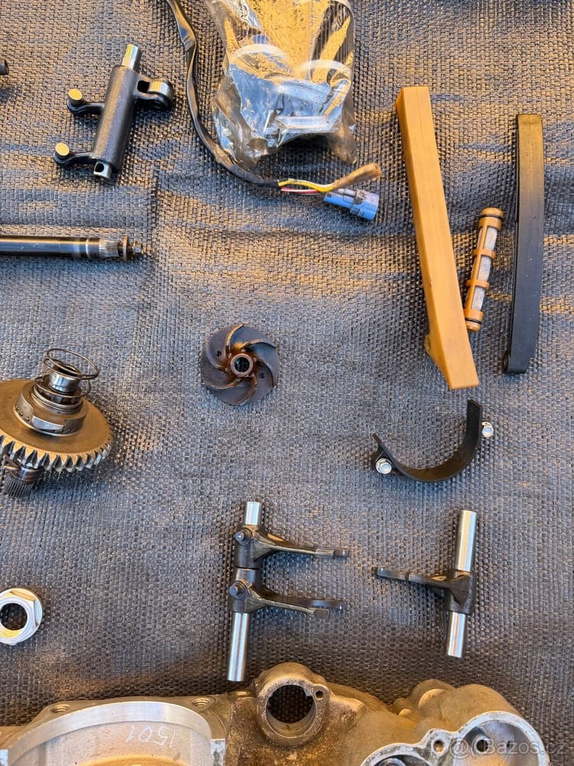 Ktm exc 450 náhradní dily- motor