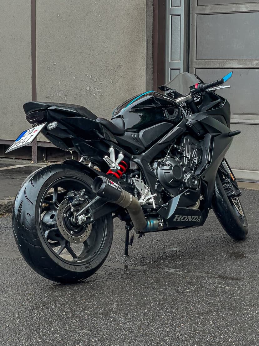 Honda CBR 650R v TP 35kw, otevřená na 76,7 kw A2