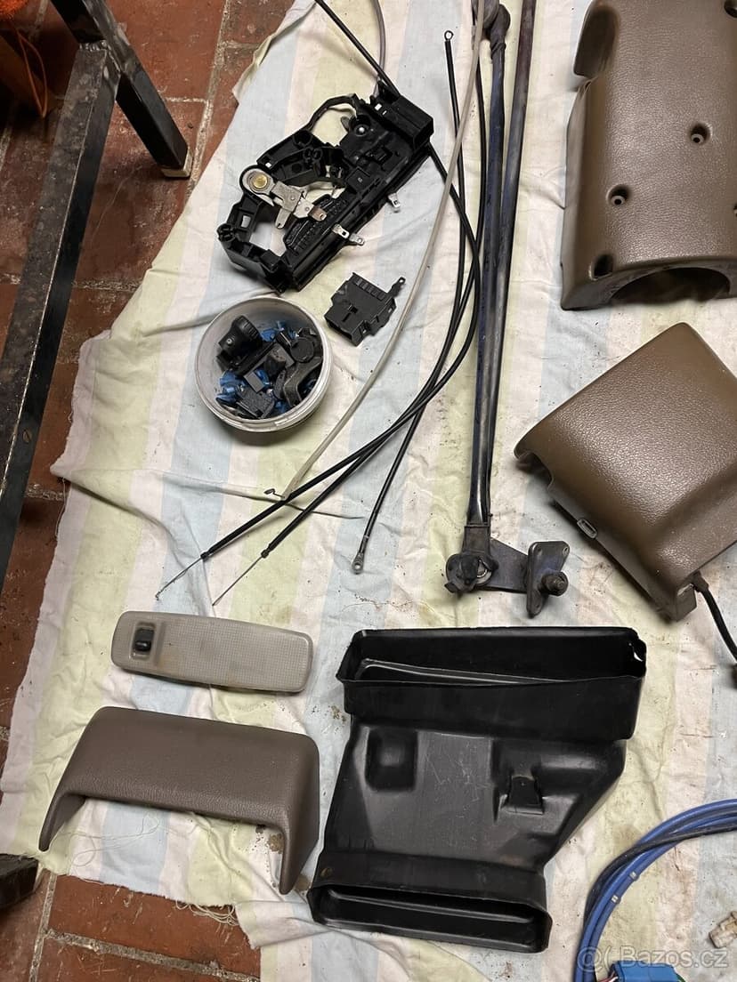 Díly interiéru Toyota 4Runner, Hilux