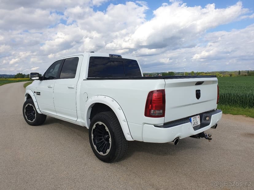 Dodge RAM 1500 Sport 5.7 V8 HEMI 4x4