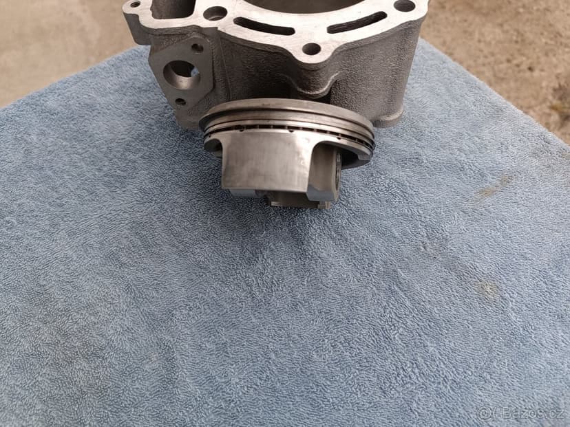 Husqvarna te 400 válec