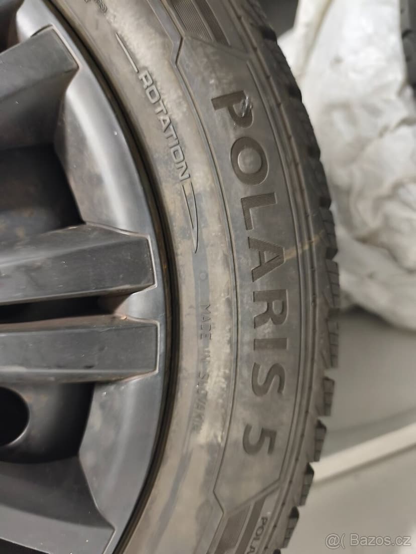 Sada kol se zimními pneu