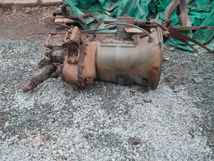 Praga V3S  převodovka s vývodem na navijak