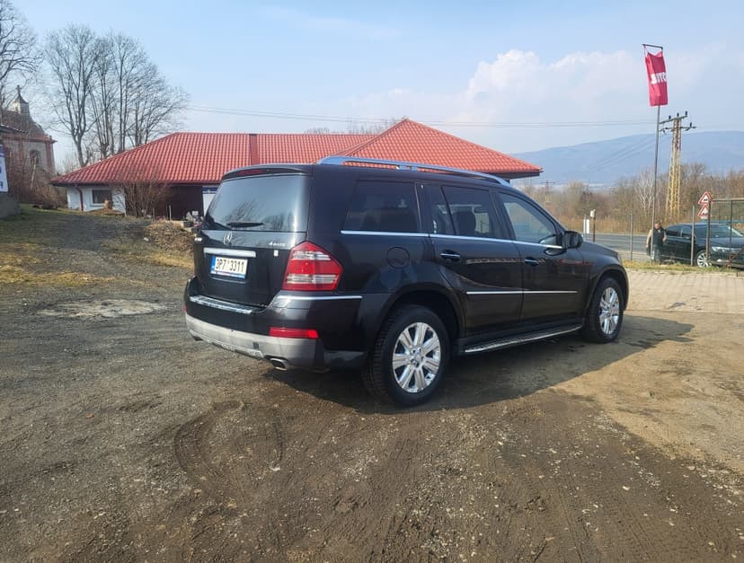 Mercedes GL 500 4Mattic,5,5 V8 čr