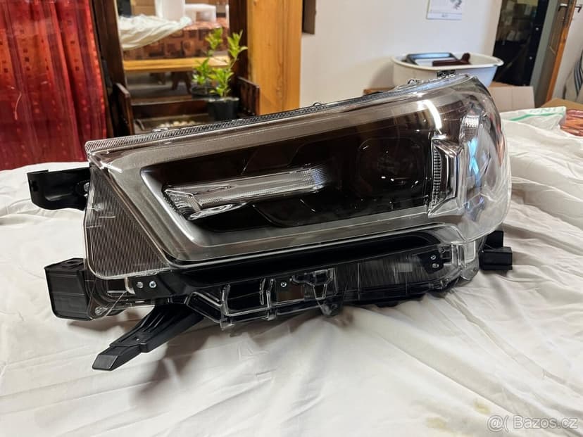 Toyota Hilux REVO přední světla LED