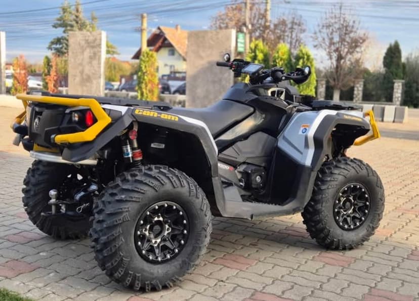 Čtyřkolka Can am Outlander 1000r