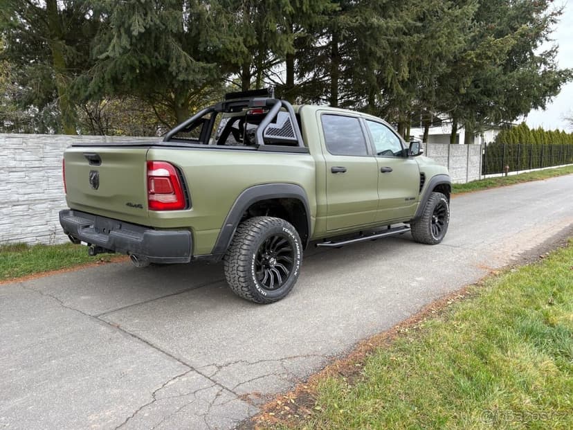 RAM 1500  5.7 hemi  TRX body Kit