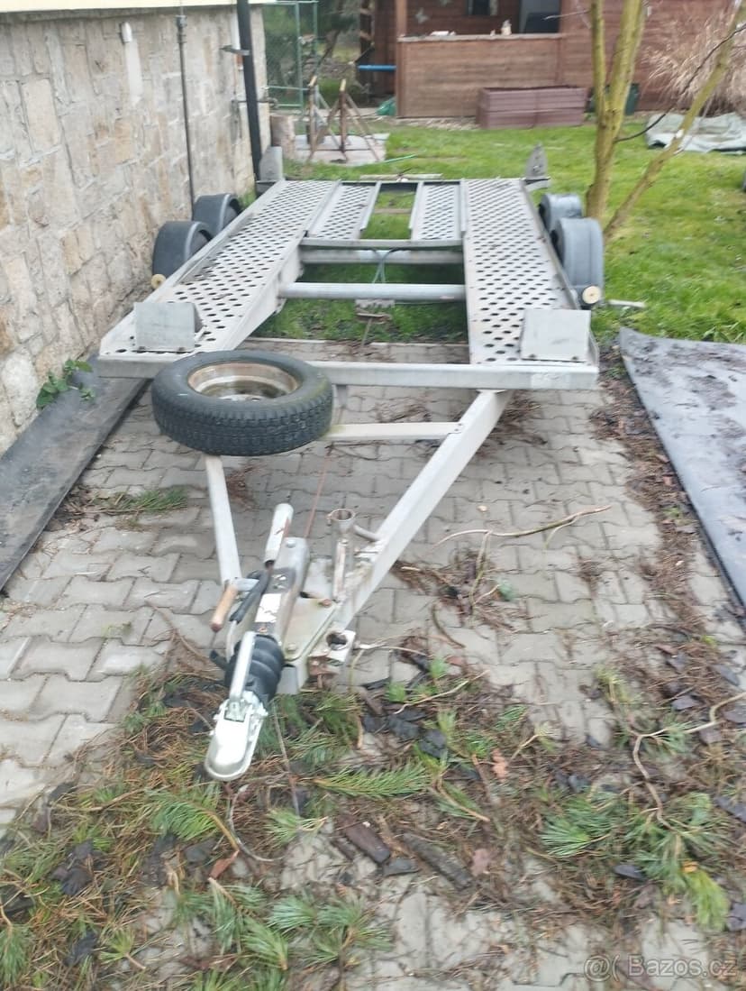 Přepravník automobilů