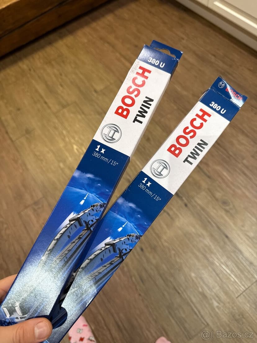 Různé díly Jeep Wrangler JK – brzdy, blinkr, mřížka, filtr,