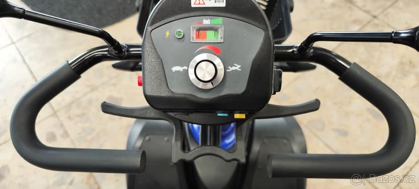 Elektrický skútr (vozík)  nejen pro seniory. Meyra 409