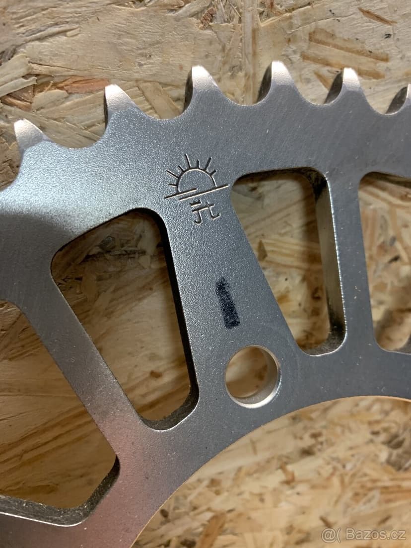 Yamaha YZF R1 2008 rozety 46 a 47 zubů