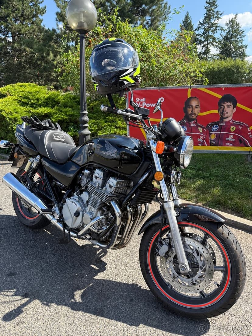 Honda cb 750 seven fifty