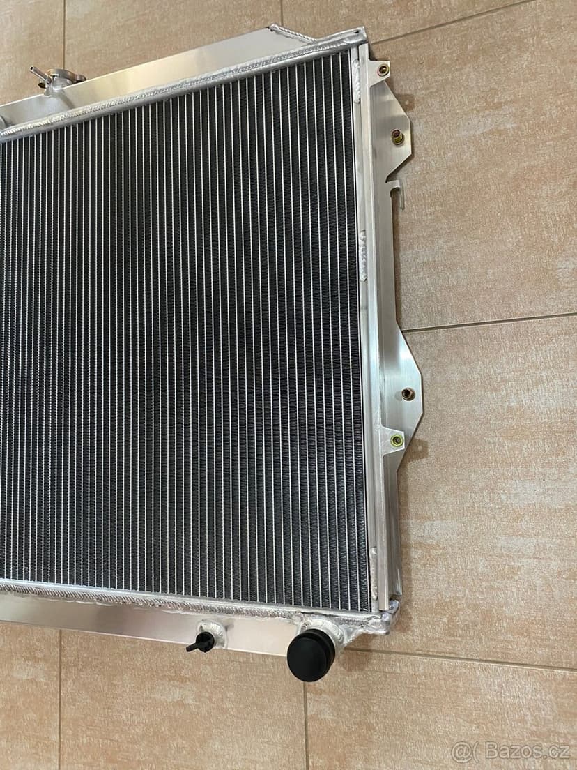 ALU sportovní chladič TOYOTA Land Cruiser KZJ90/KZJ95