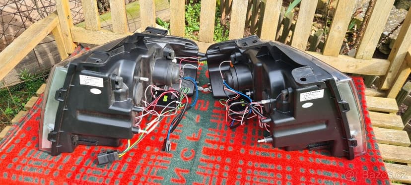 Ford Expedition (07-14) - nové přední světlomety