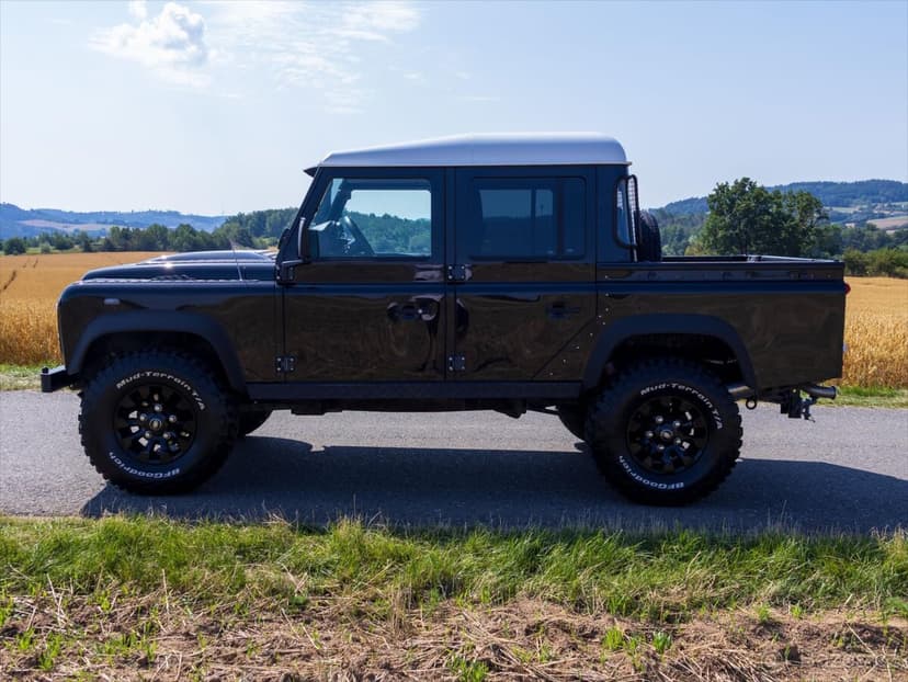 Land Rover Defender 2,2 TD Crew Cab Nový motor (2013)
