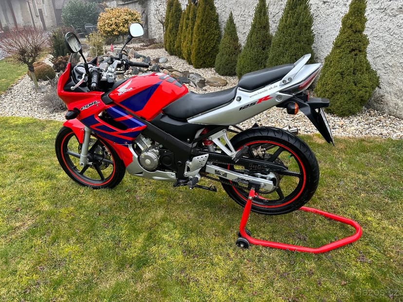 Honda cbr 125r 18000km