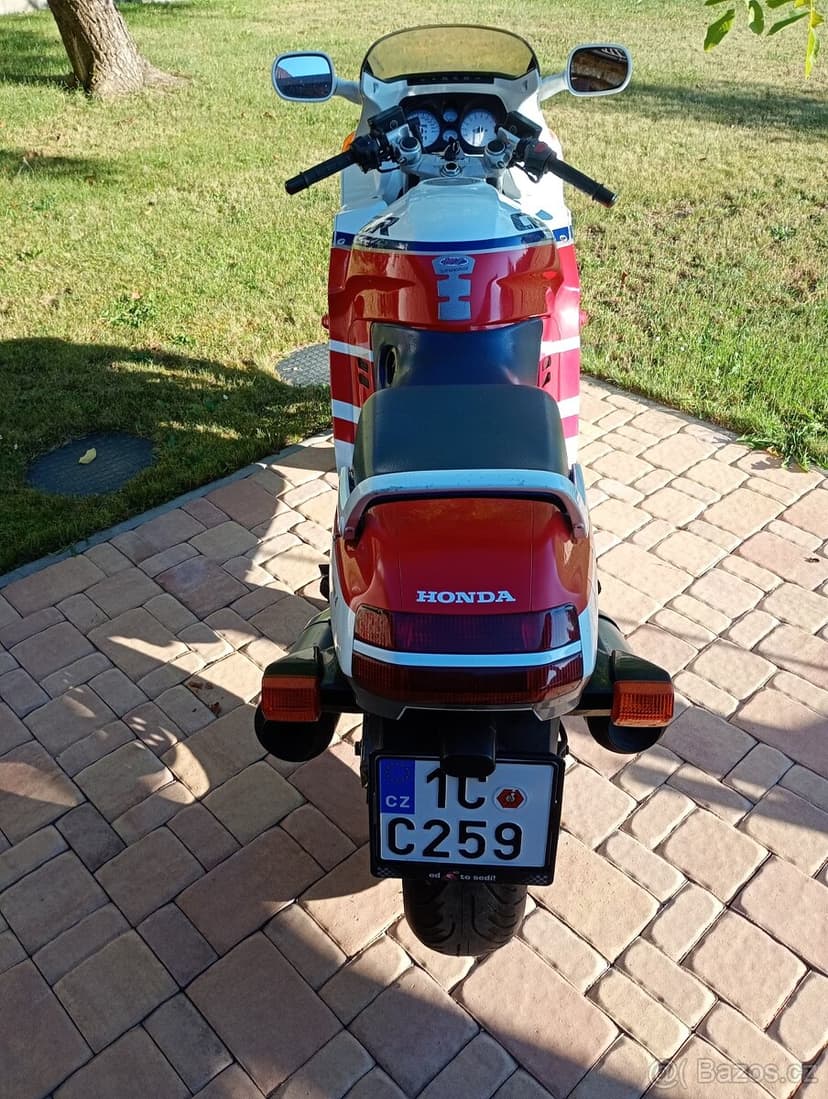 Prodám Honda CBR 1000F, r. v. 1991