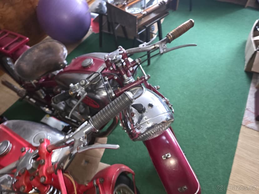 Jawa 350 SV a Jawa 350 OHV z roku 1946.