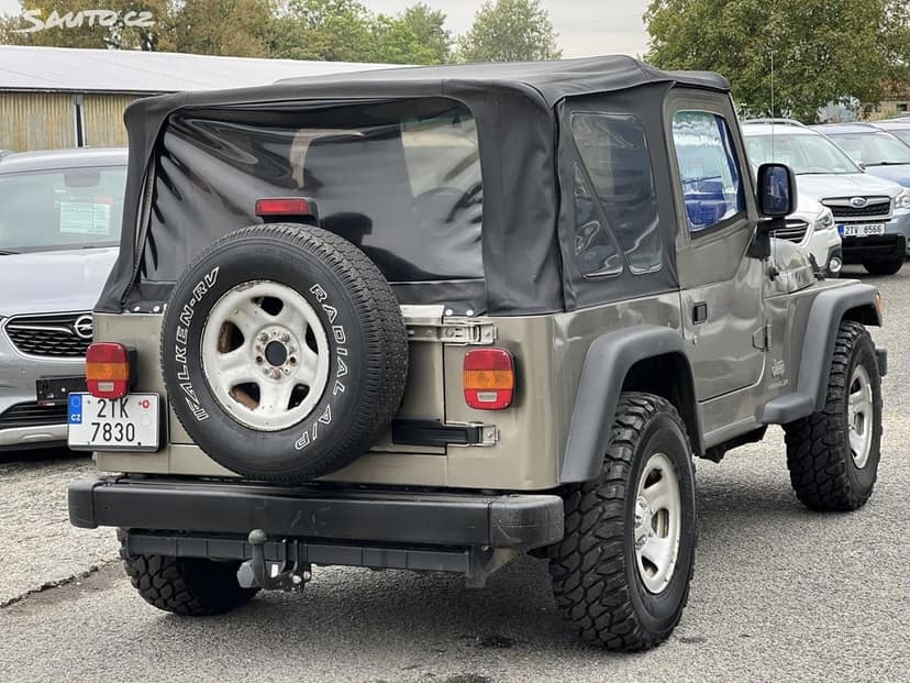 🚗 Jeep Wrangler 2.4i Sport 4x4 NAVIJÁK TAŽNÉ