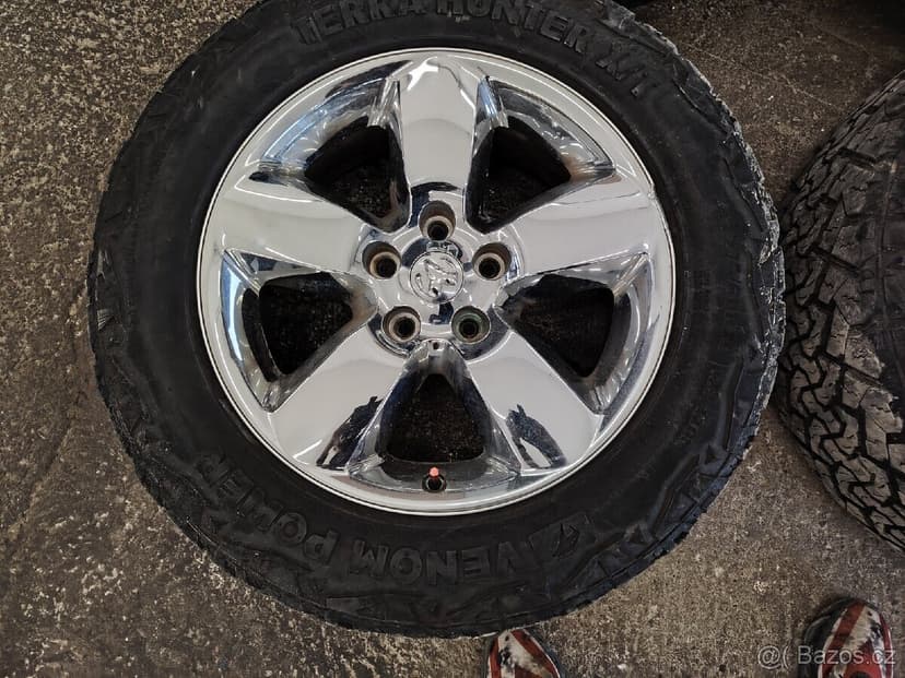 Kola R18 Dodge RAM 1500DT