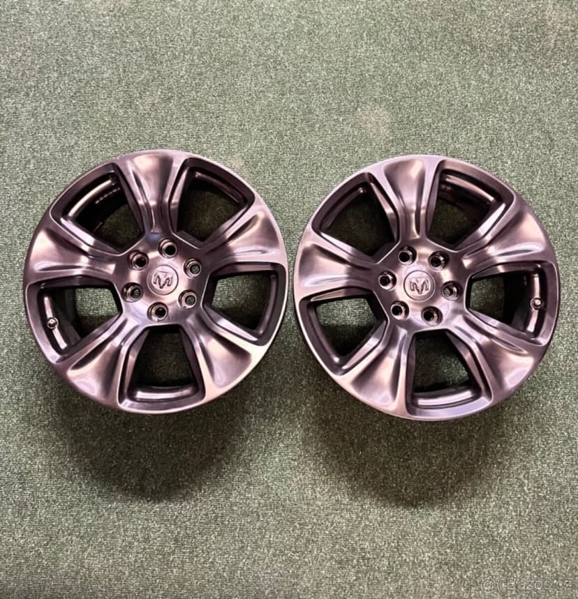 2Ks. Alu Dodge RAM 1500 5.Gen - Black