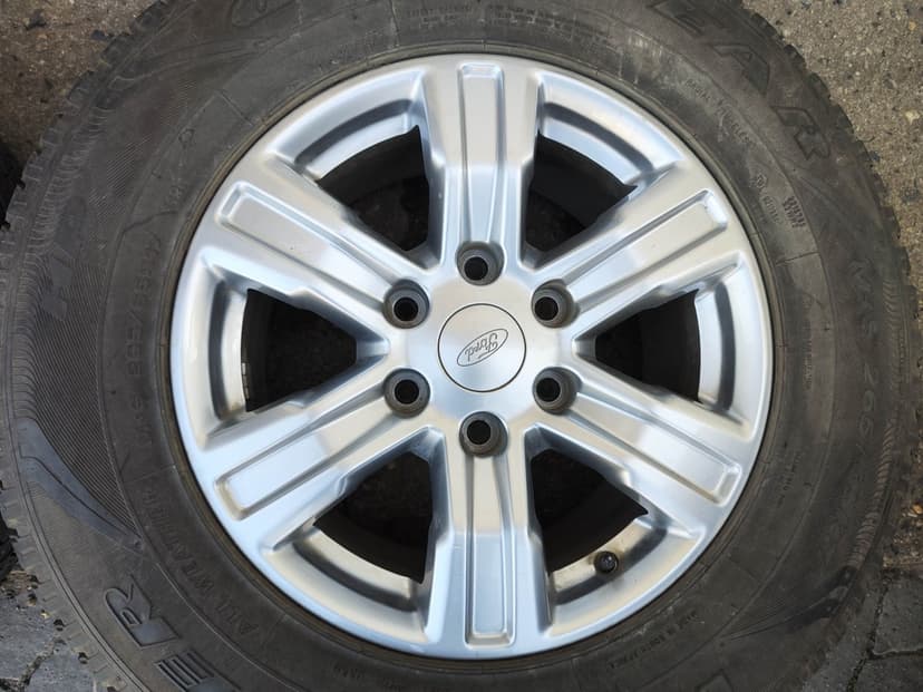 17"alu sada 6x139 origo Ford Ranger 265/65 Goodyear TPMS