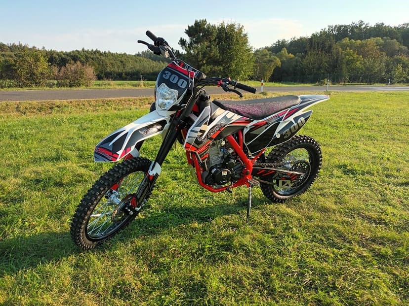 Pitbike Killer PRO 300cc H2O 21/18 červená