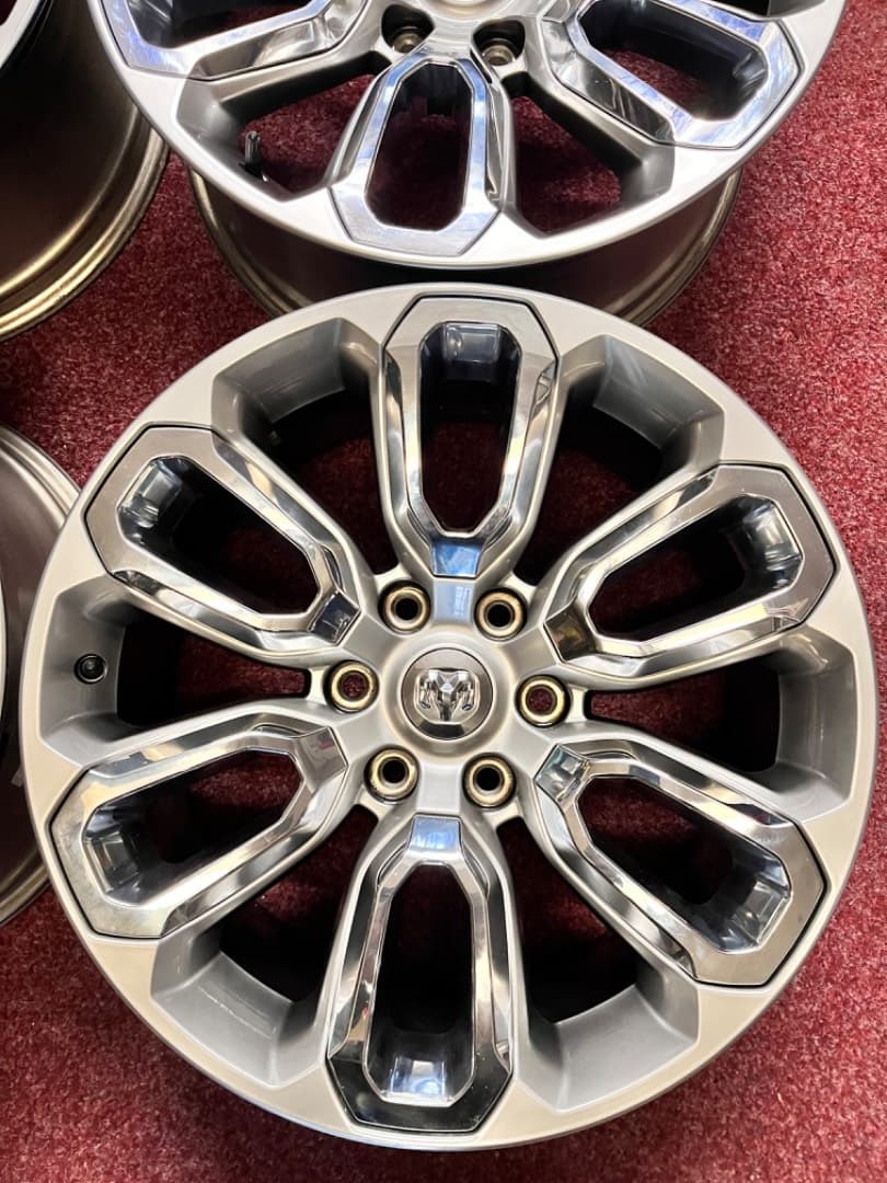 6x139.7 R20 Originál Dodge RAM 5.Generace - TOP STAV