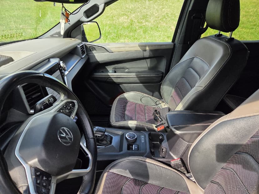 Predam volkswagen Amarok 3.0 V6 aventura 2023