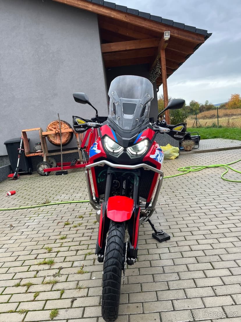 Honda Africa Twin 1100 3/2024 najeto 6050 km