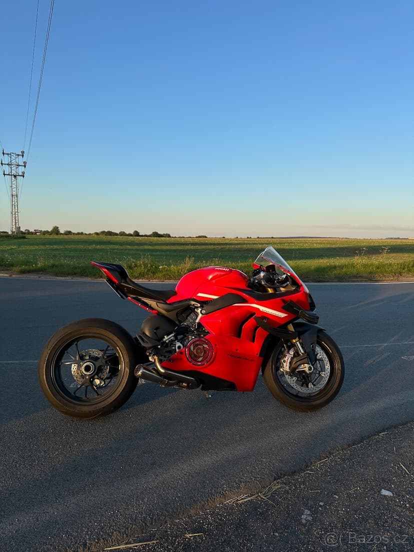 Ducati Panigale V4S