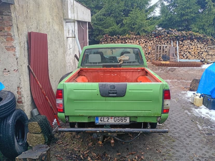 Nissan Navara d22 Double Cap na opravu nebo ND