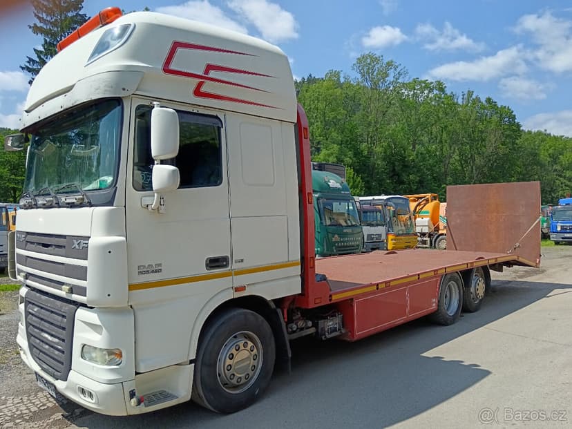DAF XF 105.460 PŘEPRAVNÍK STROJŮ A VOZIDEL -14 T