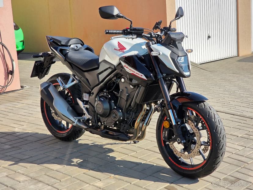 Honda CB 500F Hornet, původ ČR, 1.maj, serviska