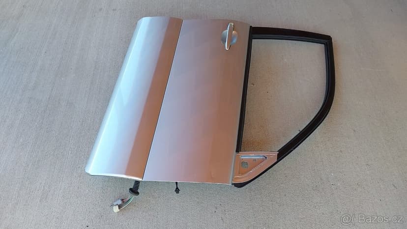 Toyota LC 120 – Dveře pravé přední 5dv stříbrné