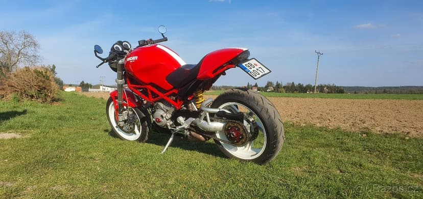 Ducati monster S2R 800