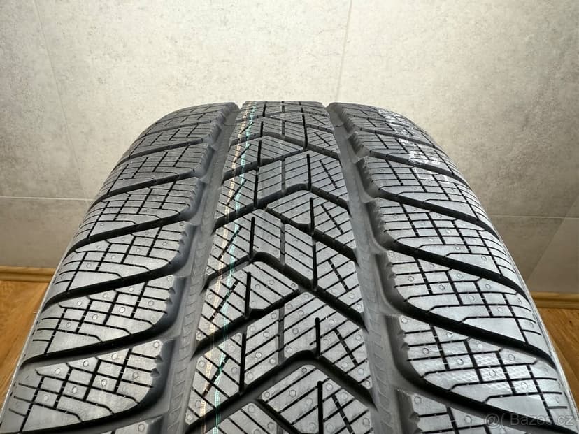 Originál zimní R20 kola Land Rover Defender