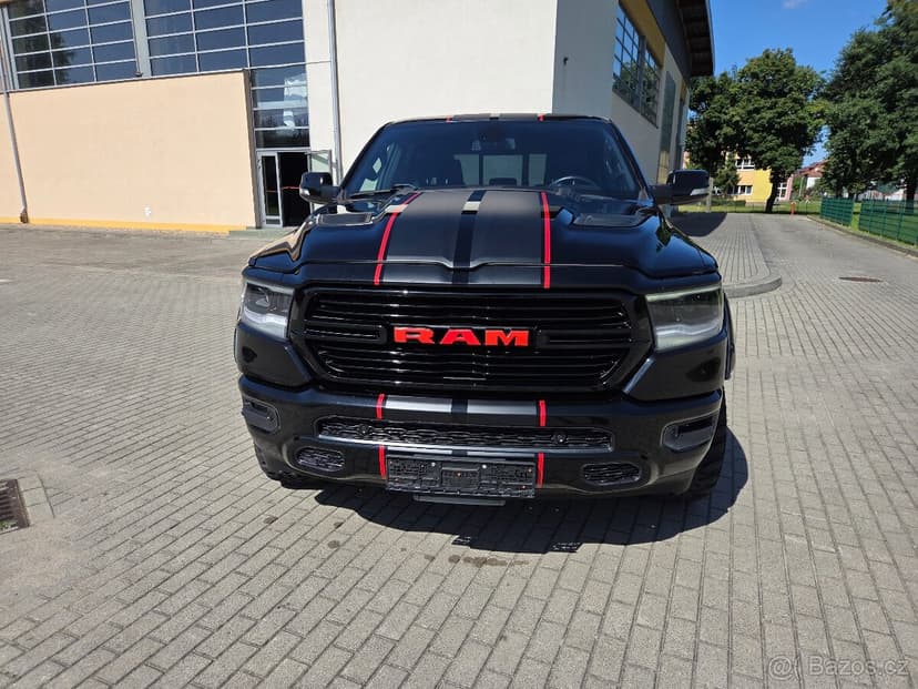 DODGE RAM 1500 5.7 HEMI 4X4 LARAMIE 2020