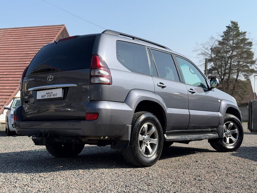 Toyota Land Cruiser 120 3.0D-4D 1.MAJITEL ČR NOVÉ