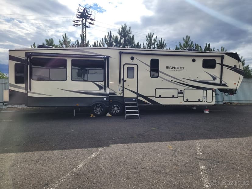 Obytný návěs Sanibel 3902WB, celoroční, soběstačný, odpočet