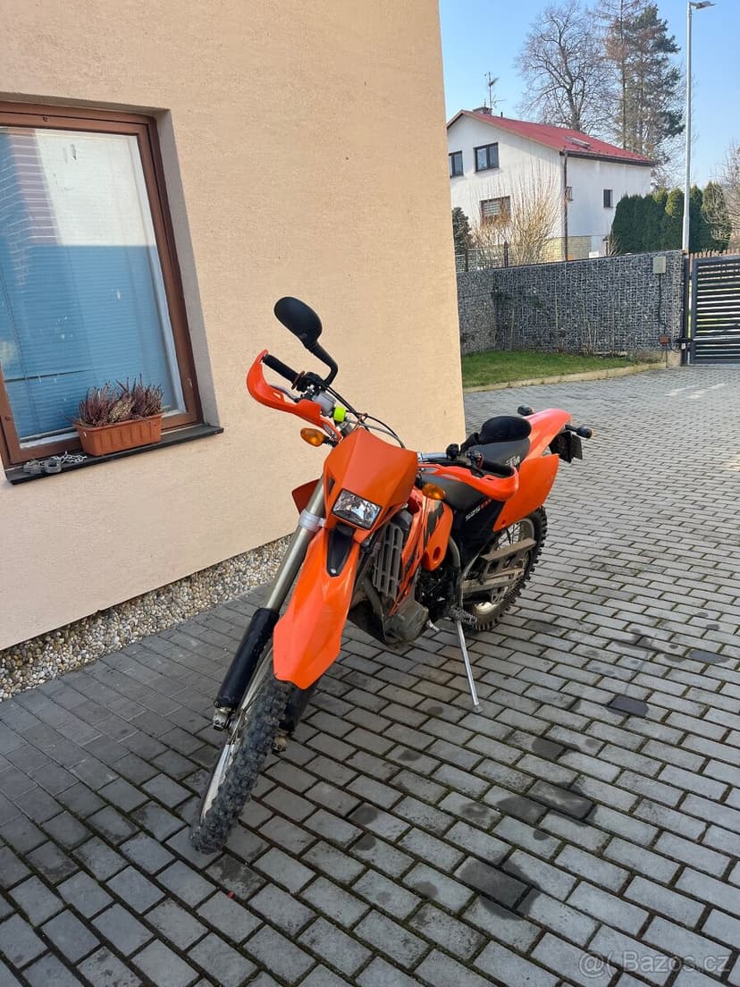 KTM 525