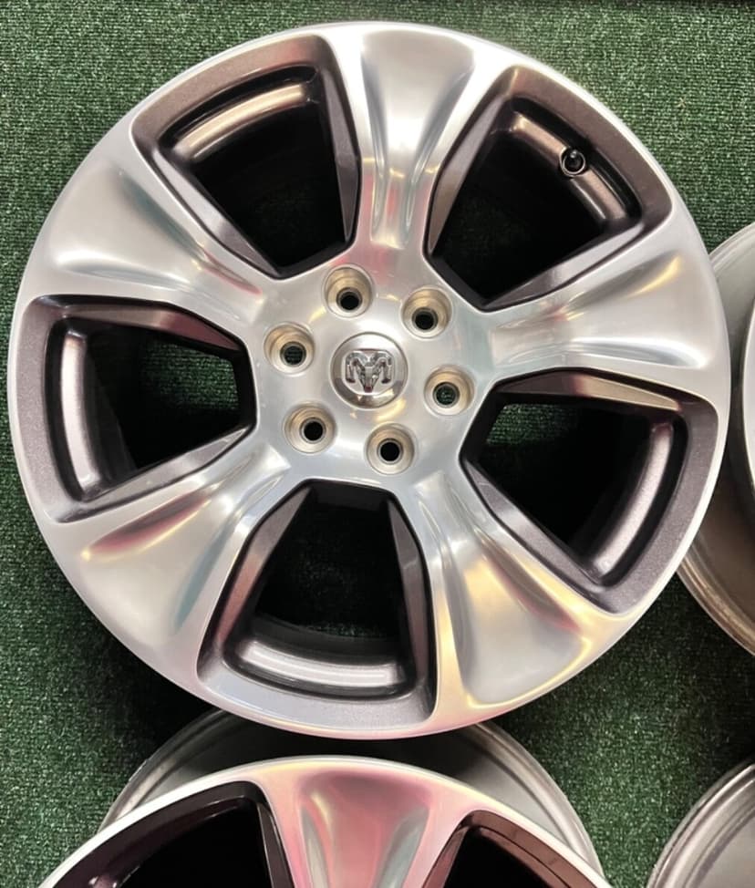 6x139.7 Orig. Dodge RAM 1500 5. Generace - senzory tlaku