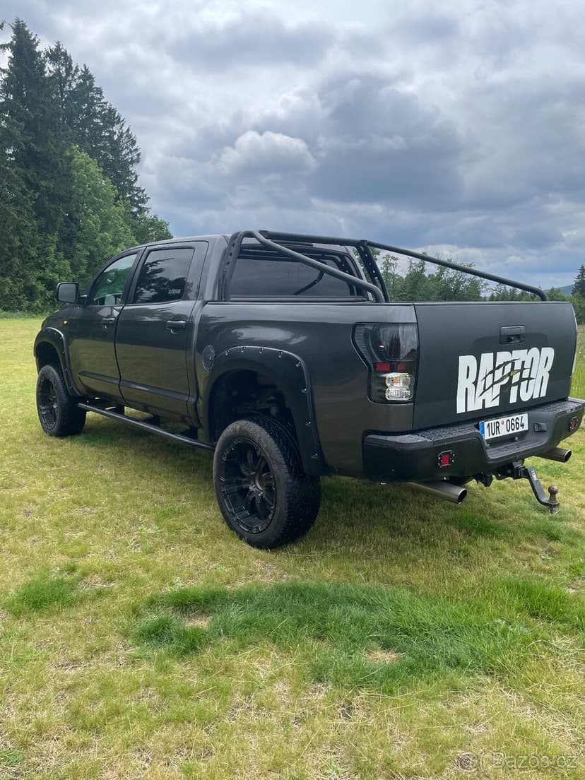 TOYOTA TUNDRA 5.7 CREWMAX Raptor