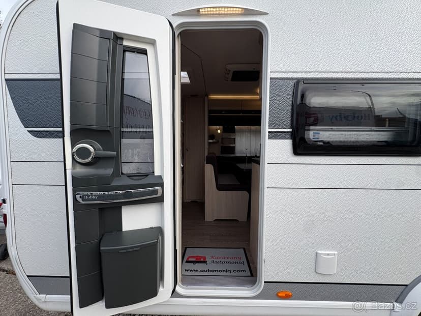 Hobby 560 KMFe De Luxe Edition Markíza, Klíma, Solar, Mover